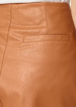THE JOHNNIE VEGAN LEATHER SHORT