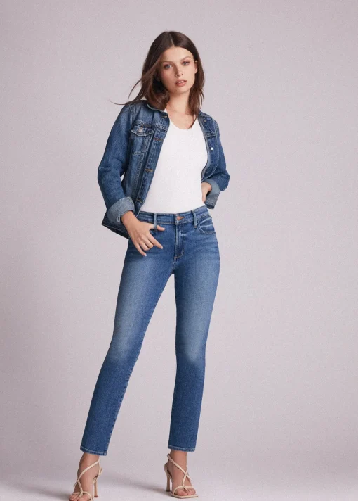 THE LARA PETITE