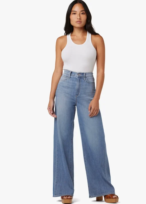 THE MIA PETITE