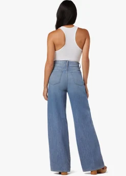 THE MIA PETITE