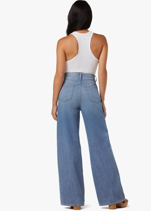 THE MIA PETITE