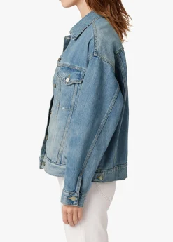 THE OVERSIZED JACKET