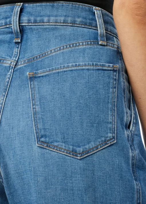 THE PLEATED TROUSER