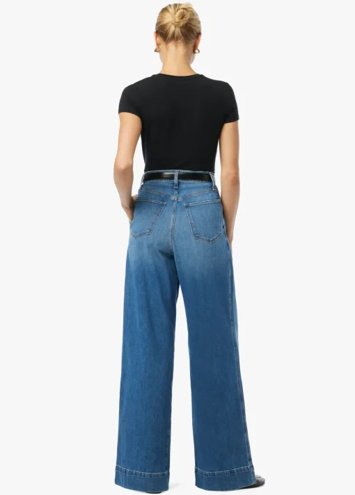 THE PLEATED TROUSER